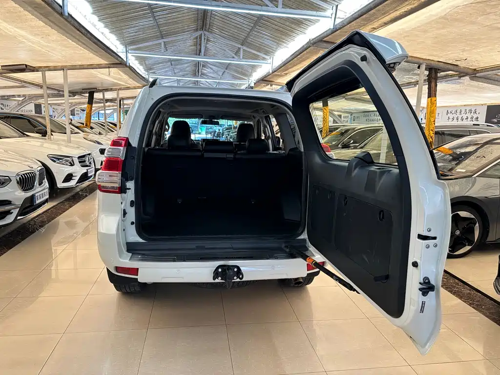 Toyota Prado 2017 — фото 10