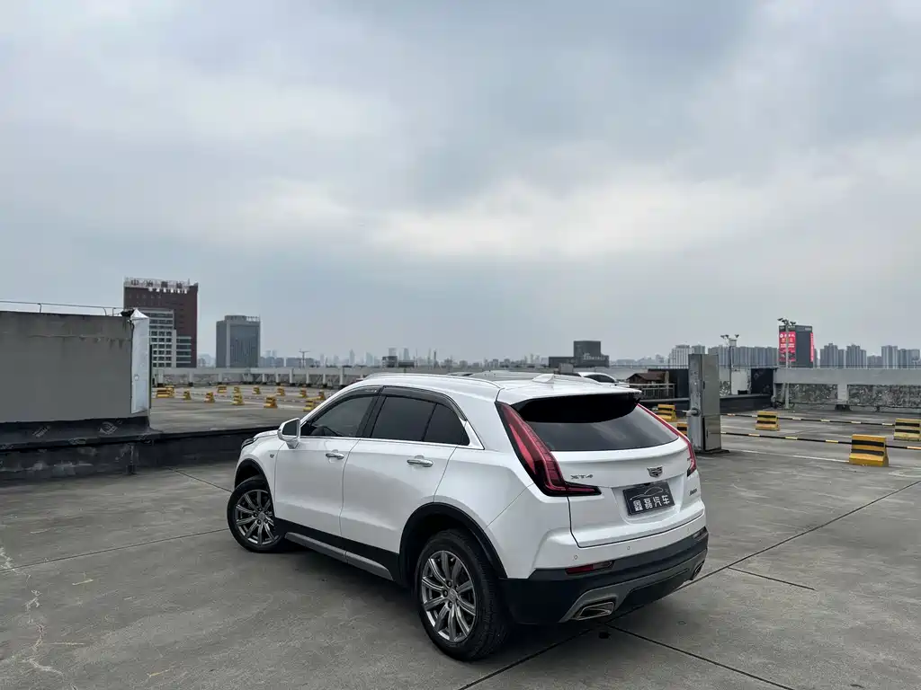 Cadillac XT4 2020 — фото 10