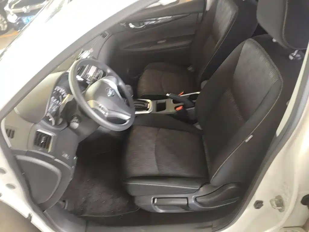 Nissan Tiida 2018 — фото 15