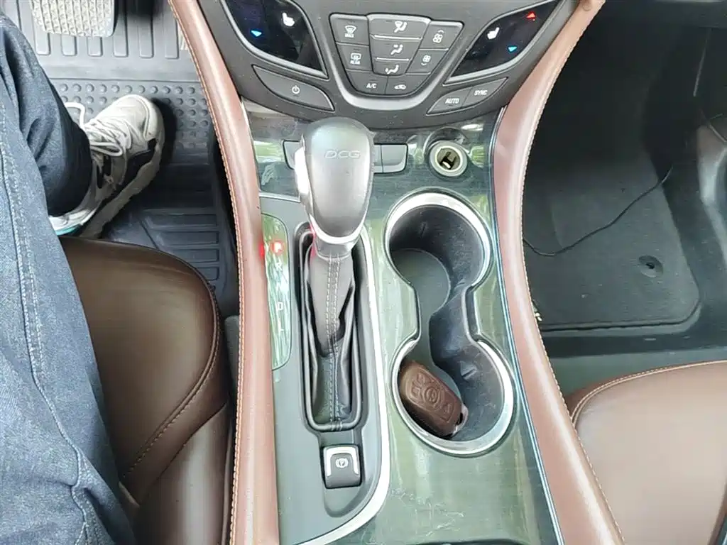 Buick Envision Plus 2022 — фото 14