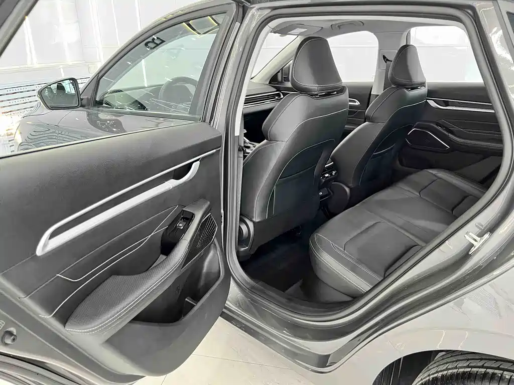 Geely Emgrand 2023 — фото 11