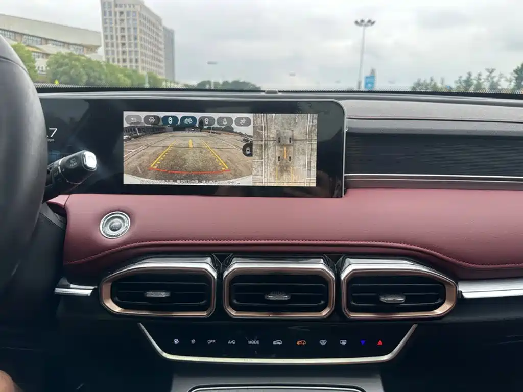 Jetour Jietu X70 PLUS 2025 — фото 14