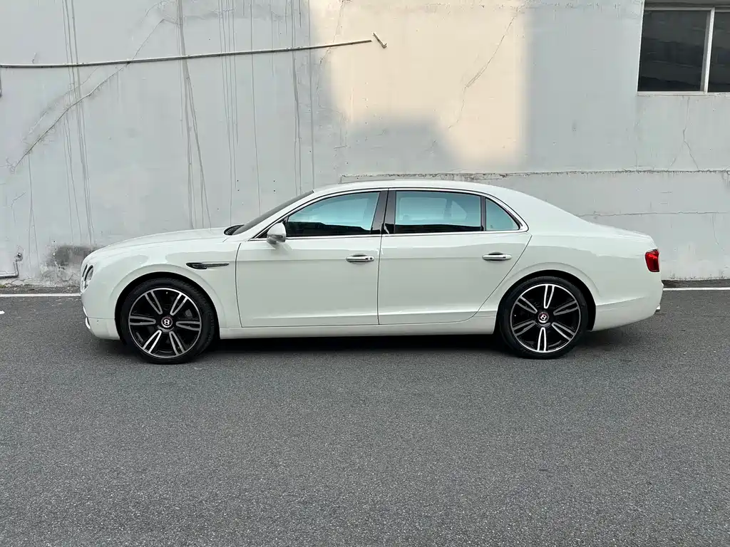 Bentley Flying Spur 2016 — фото 17