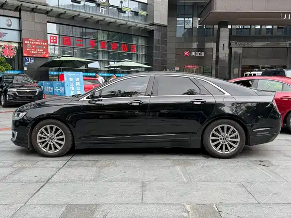 Lincoln MKZ 2018