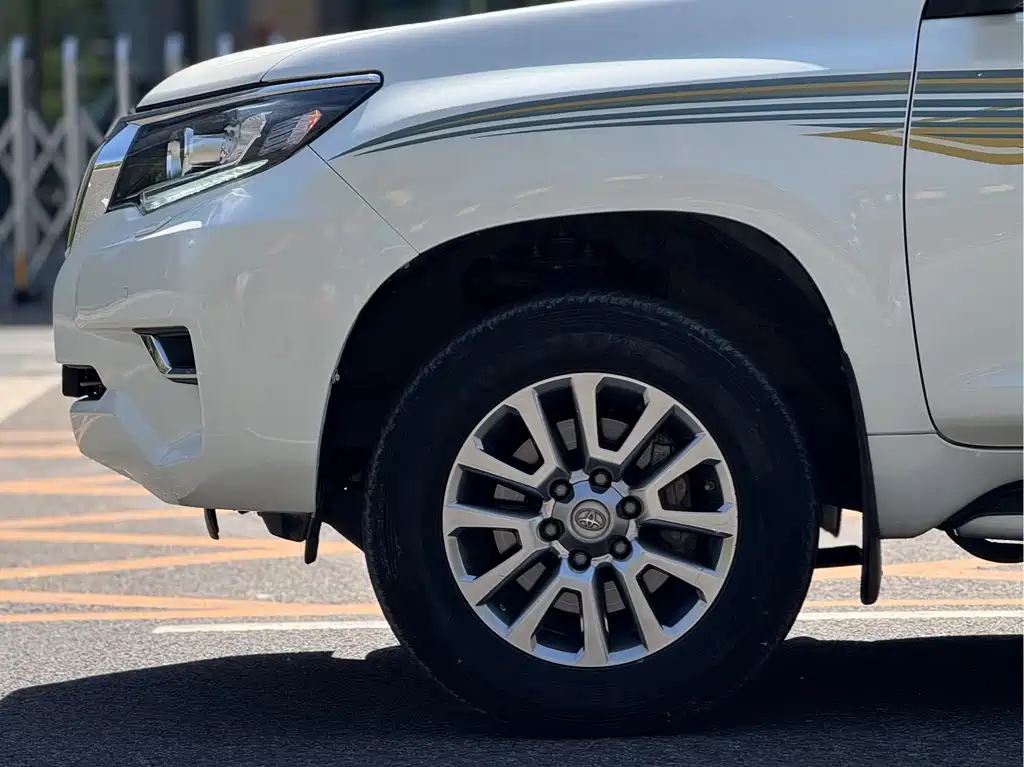 Toyota Prado 2018 — фото 6