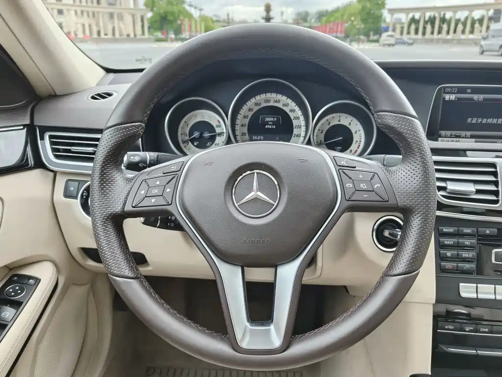 Mercedes-Benz E-Class 2014 — фото 12