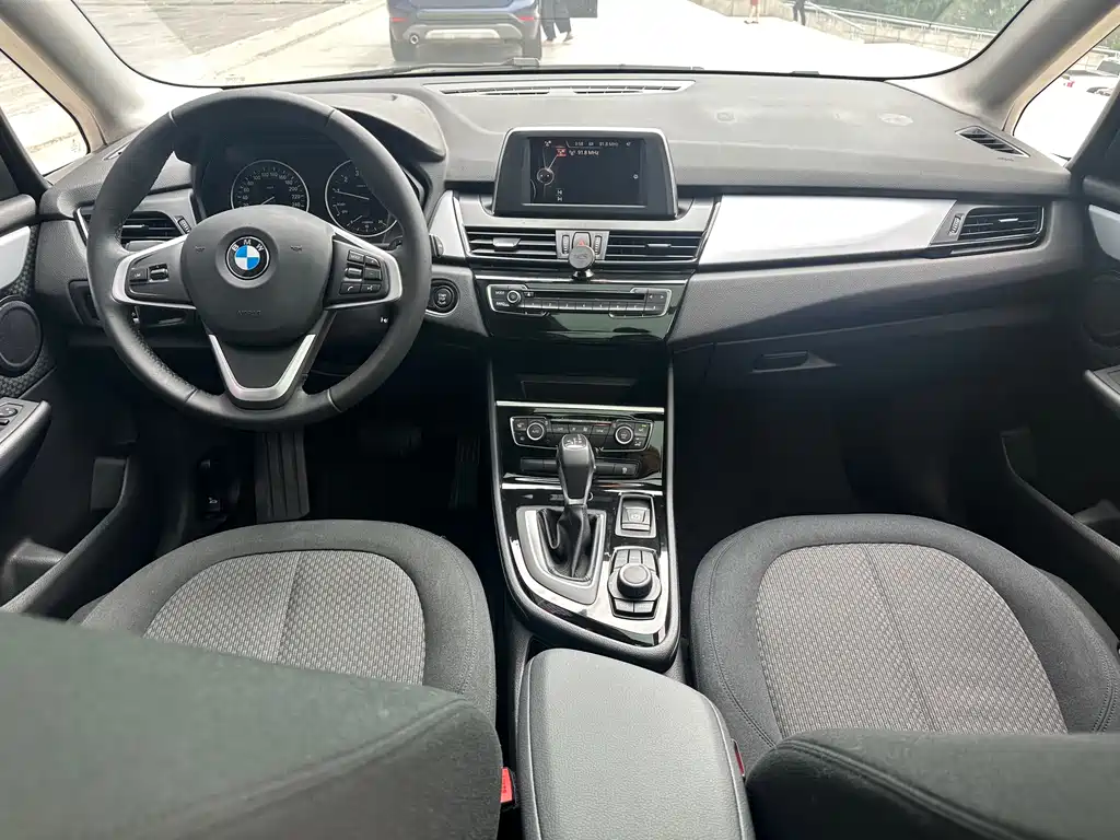 BMW 2 Series Active Tourer 2016 — фото 18