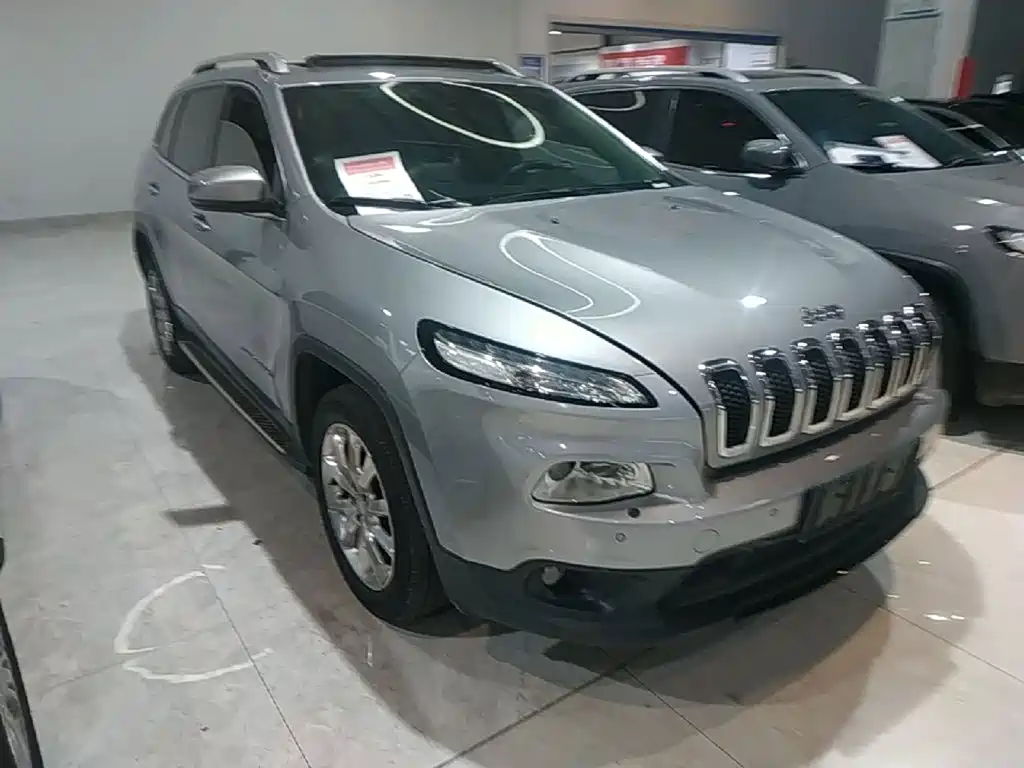 Jeep Cherokee 2015 — фото 4
