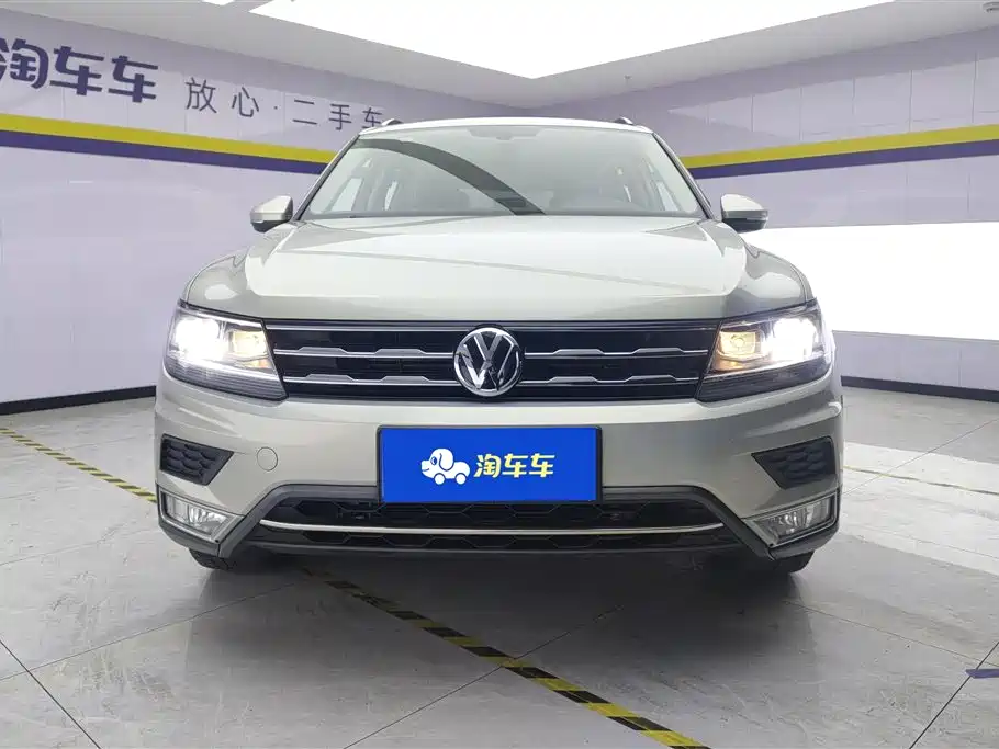 Volkswagen Tiguan L 2017 — фото 2