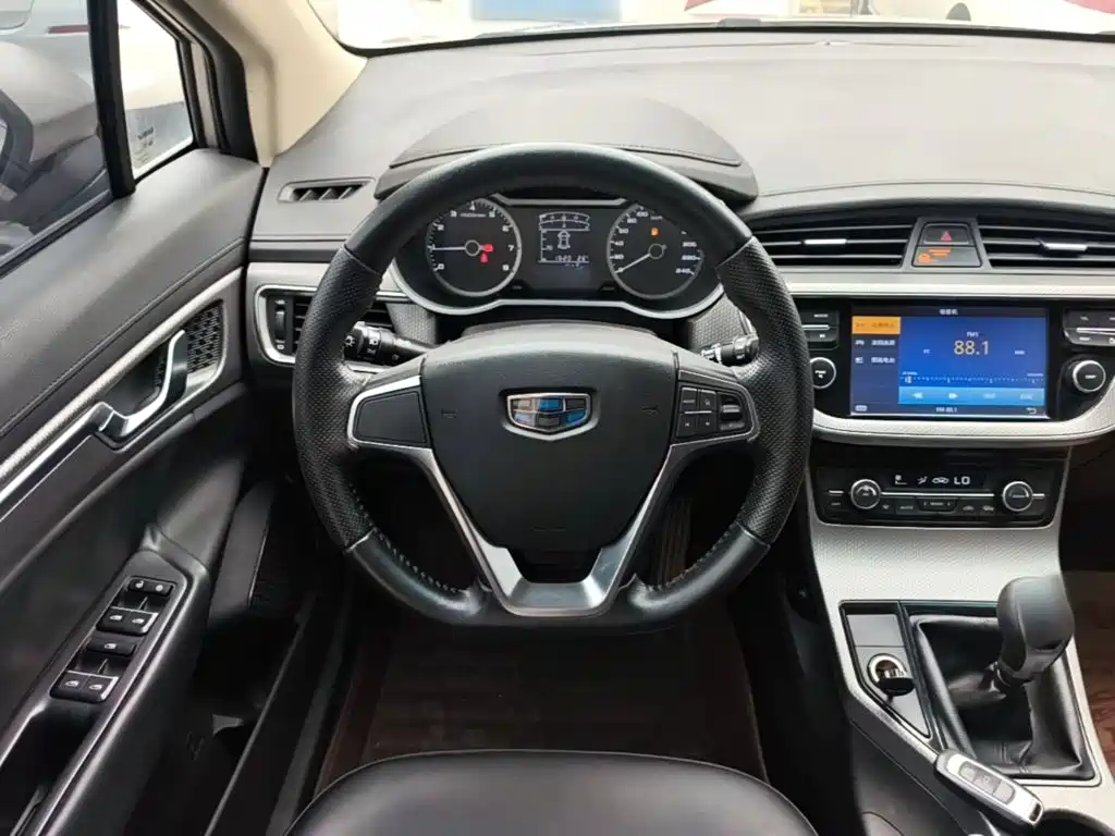 Geely Emgrand GS 2016 — фото 11