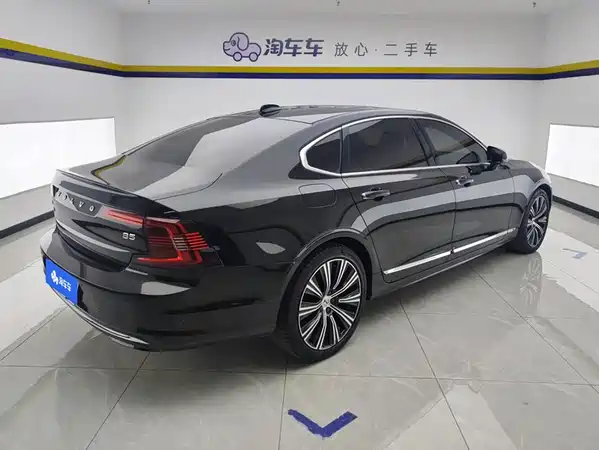 Volvo S90 2023