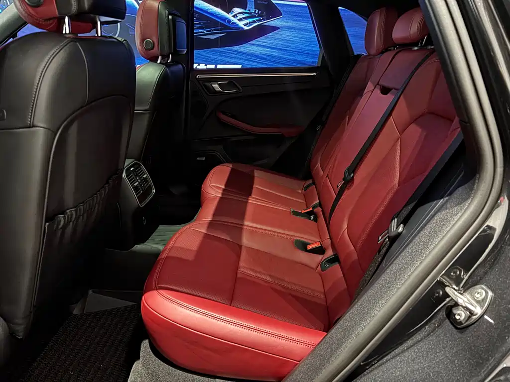 Porsche Macan 2022 — фото 13