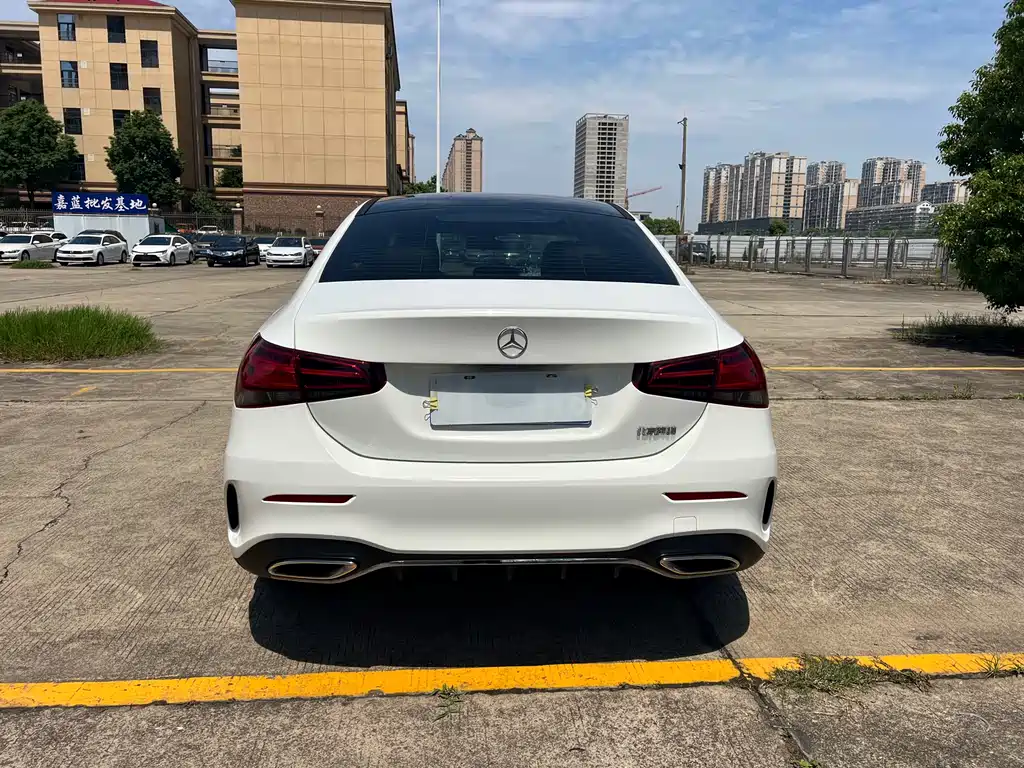 Mercedes-Benz A-Class 2022 — фото 11
