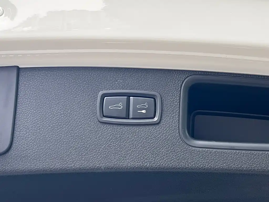 Porsche Macan 2019 — фото 16