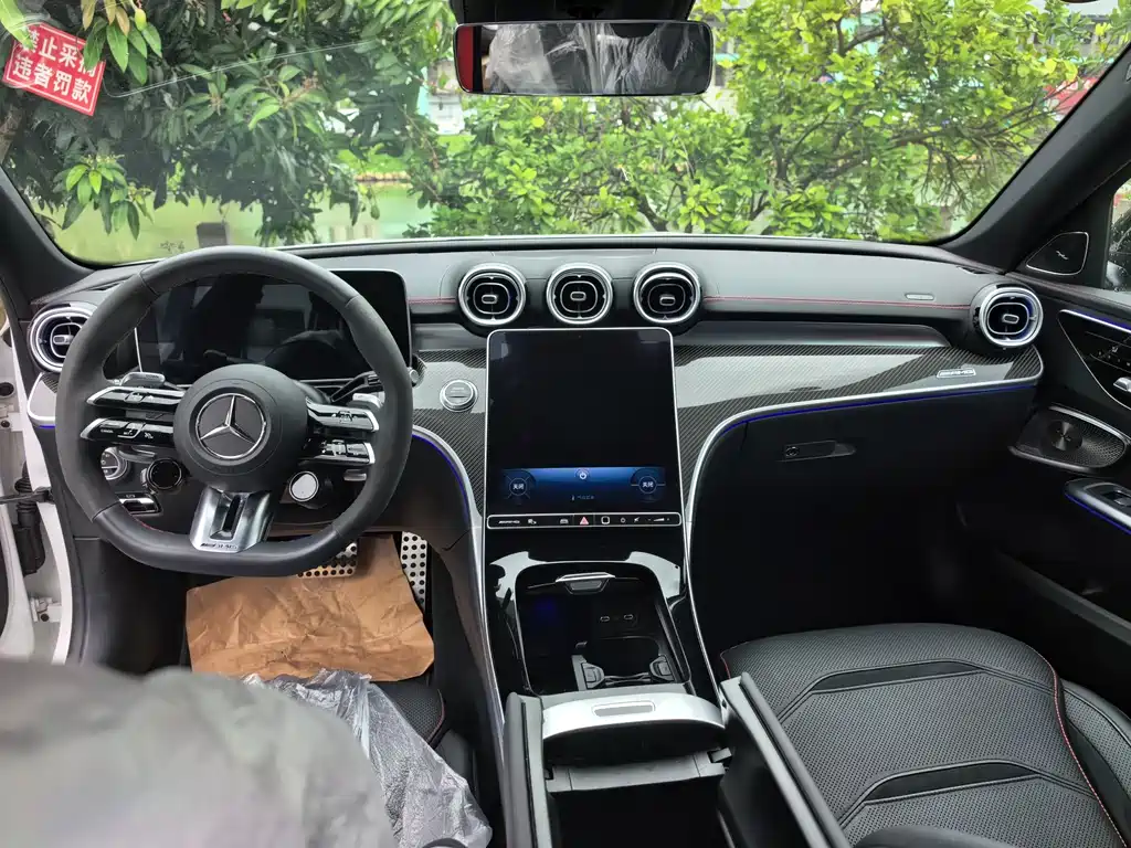 Mercedes-Benz C-Class AMG 2025 — фото 5