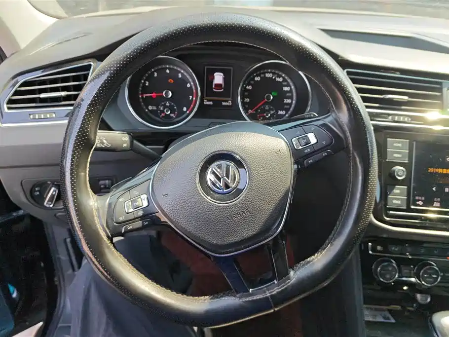 Volkswagen Tiguan L 2019 — фото 15