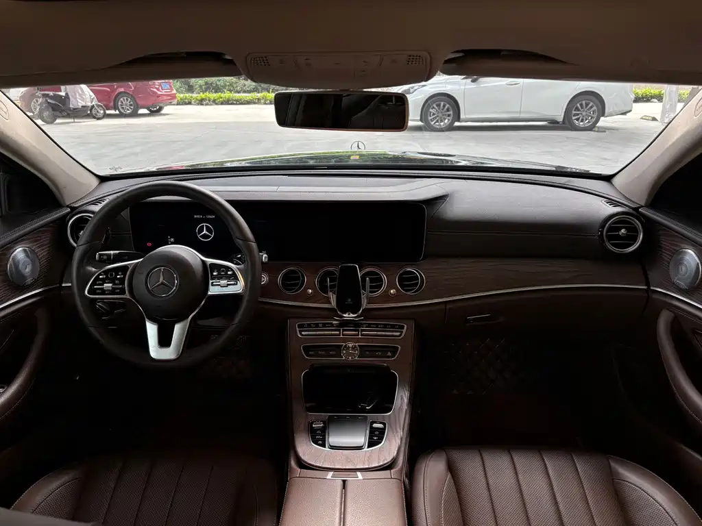 Mercedes-Benz E-Class 2020 — фото 5