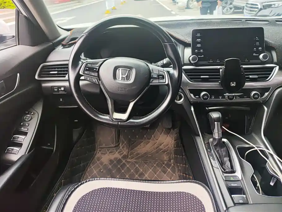 Honda Accord 2019 — фото 15