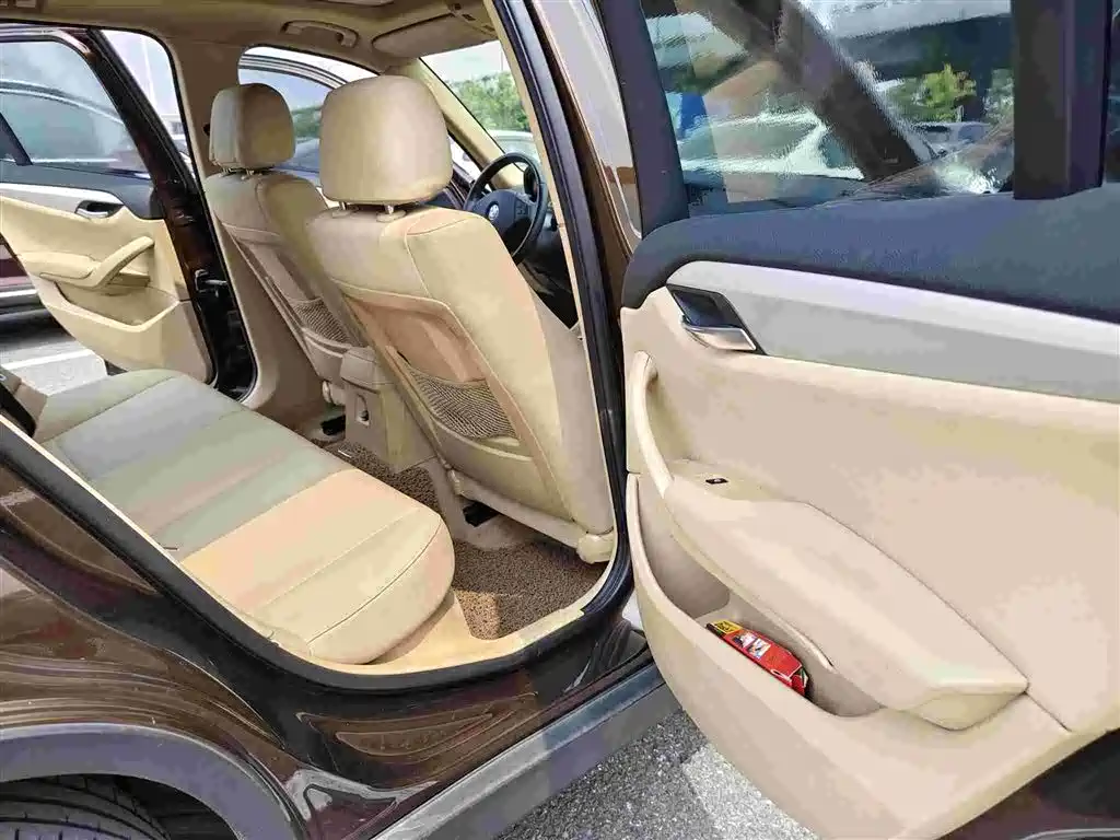 BMW X1 2013 — фото 15