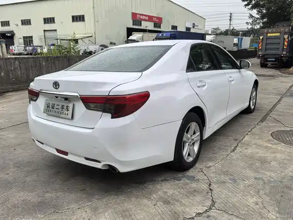 Toyota Reiz 2013