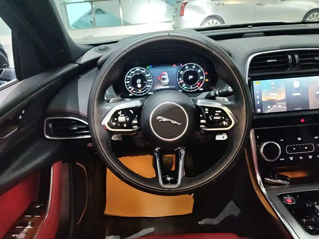 Jaguar XEL 2022 — фото 11