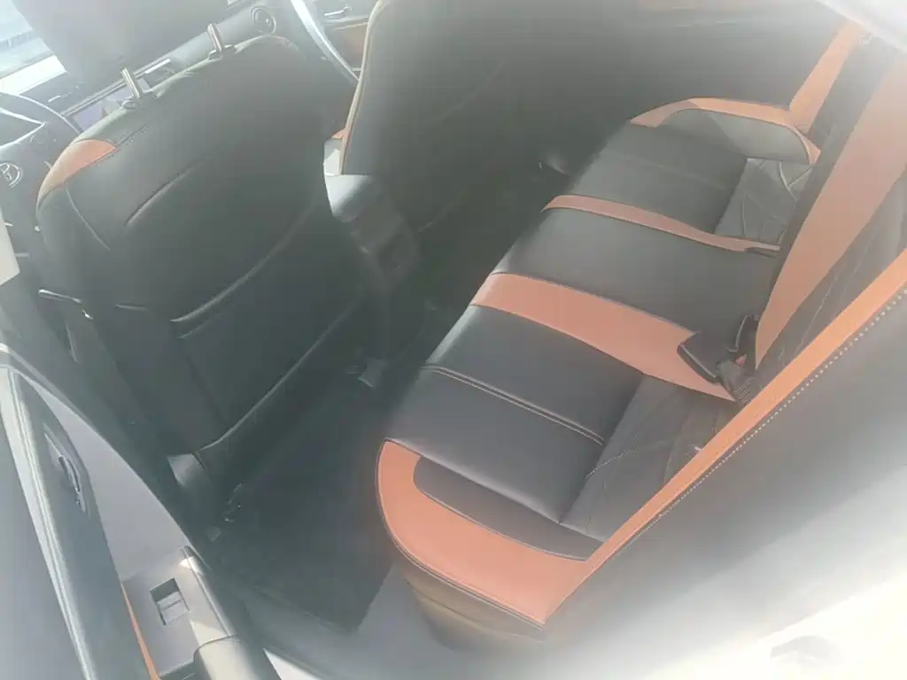 Toyota Corolla Hybrid 2022 — фото 17