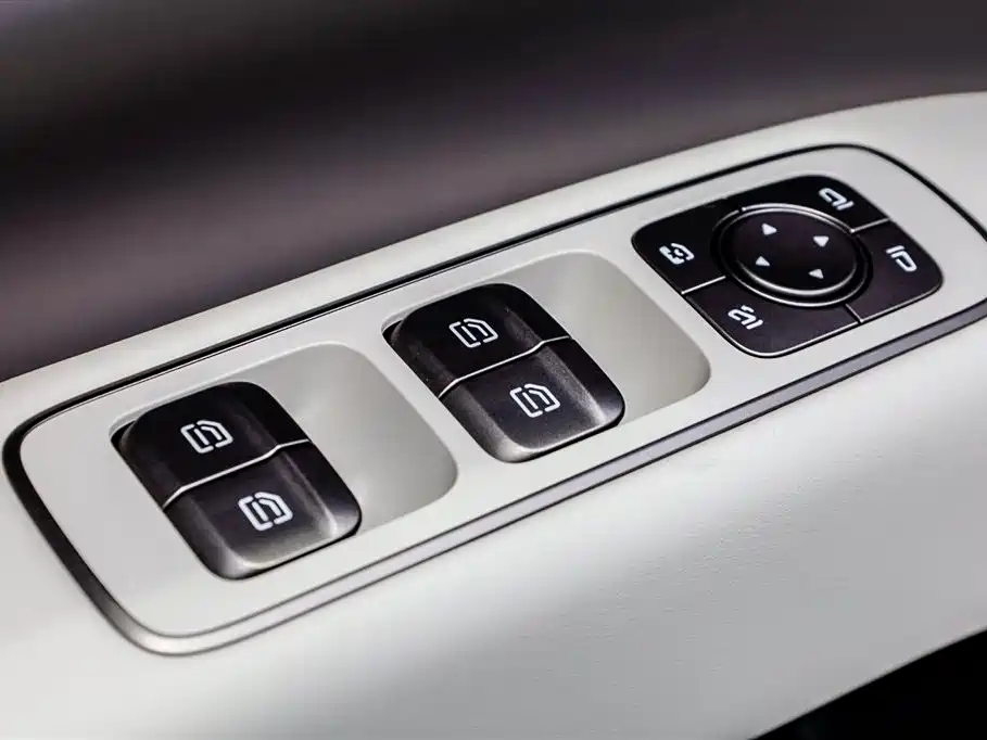 Li Auto i8 2025 — фото 26