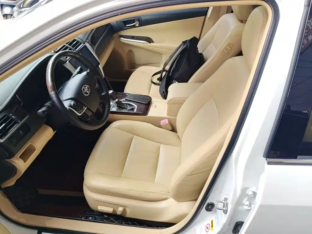 Toyota Camry 2017 — фото 15