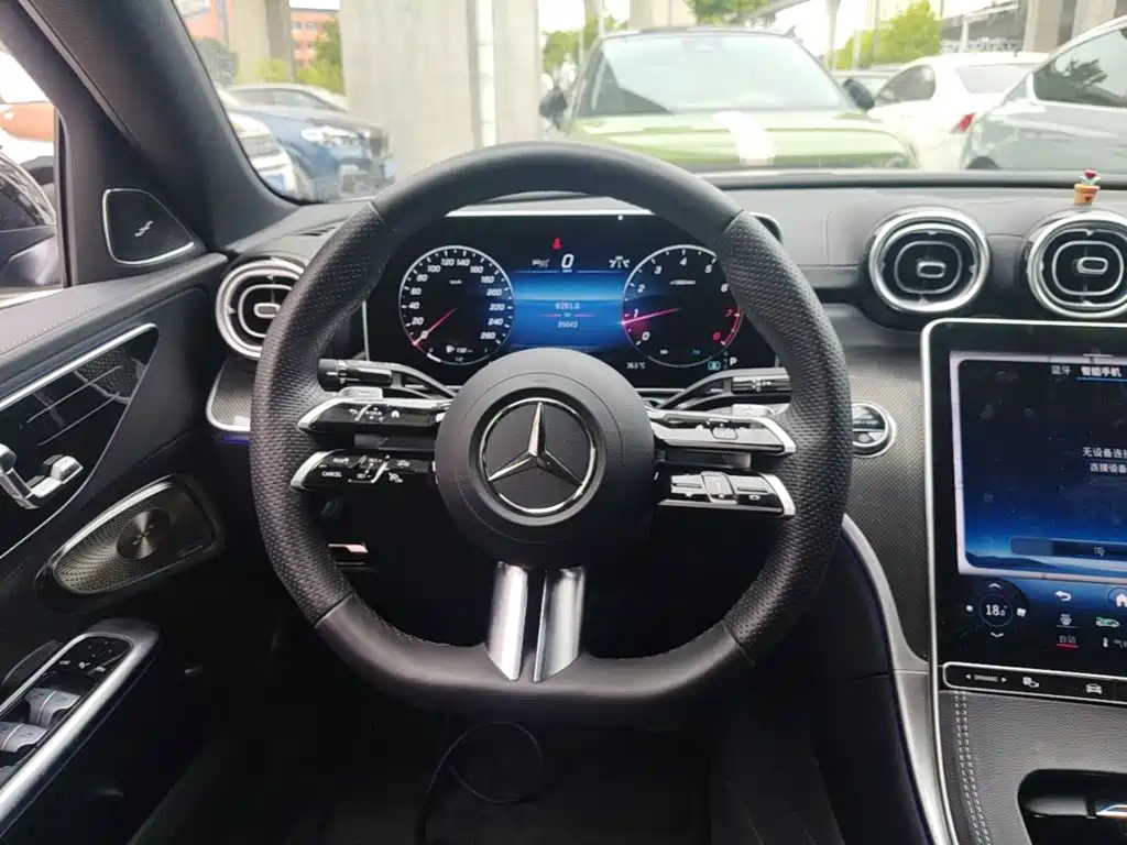 Mercedes-Benz C-Class 2024 — фото 11
