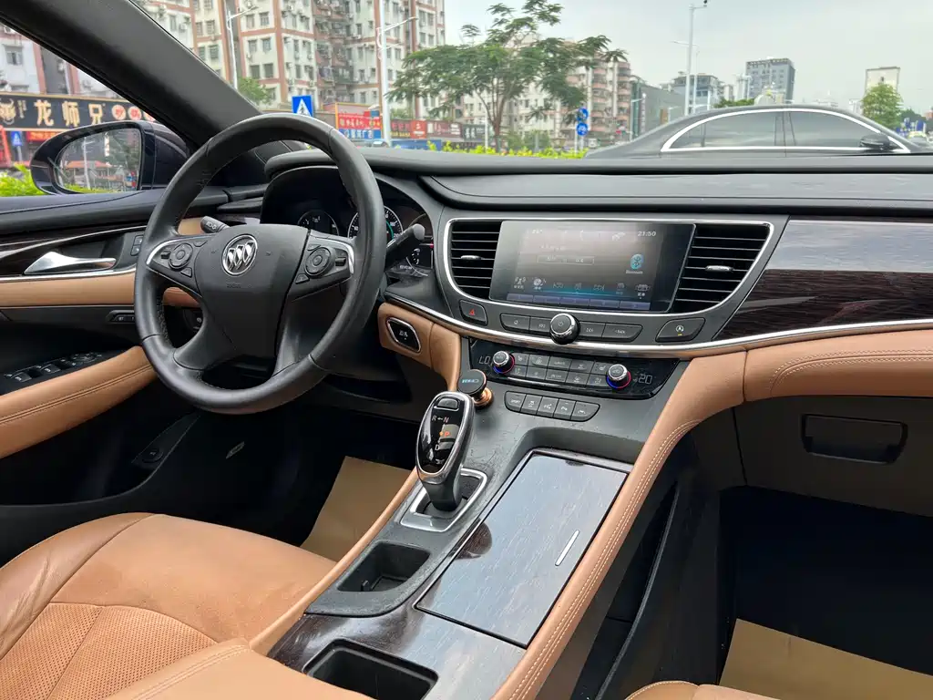 Buick LaCrosse 2017 — фото 17
