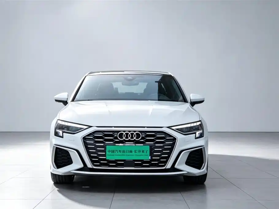 Audi A3 2023 — фото 2