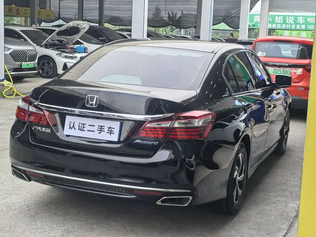 Honda Accord 2018 — фото 6