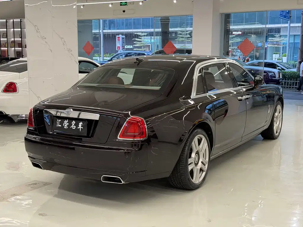 Rolls-Royce Ghost 2015 — фото 10