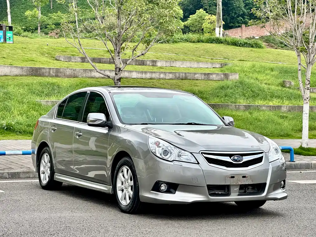Subaru Legacy 2010 — фото 3