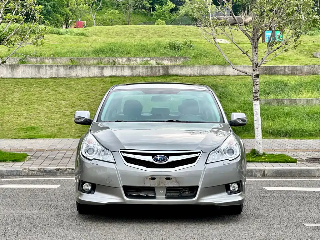 Subaru Legacy 2010 — фото 2