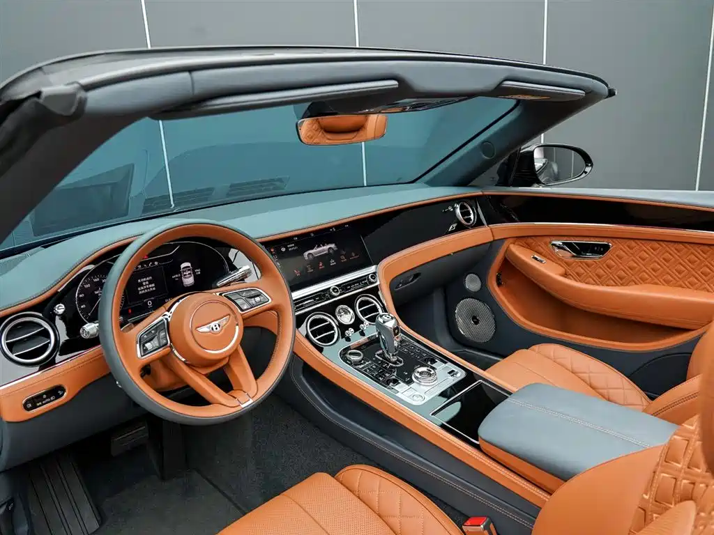 Bentley Continental 2024 — фото 14