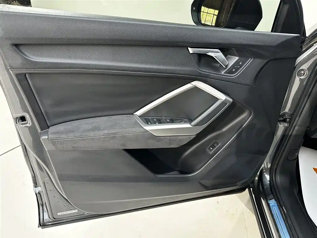 Audi Q3 2022 — фото 25