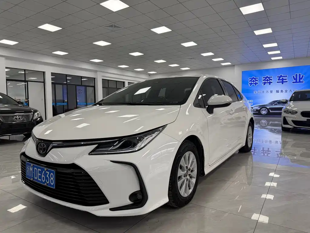 Toyota Corolla 2021 — фото 1