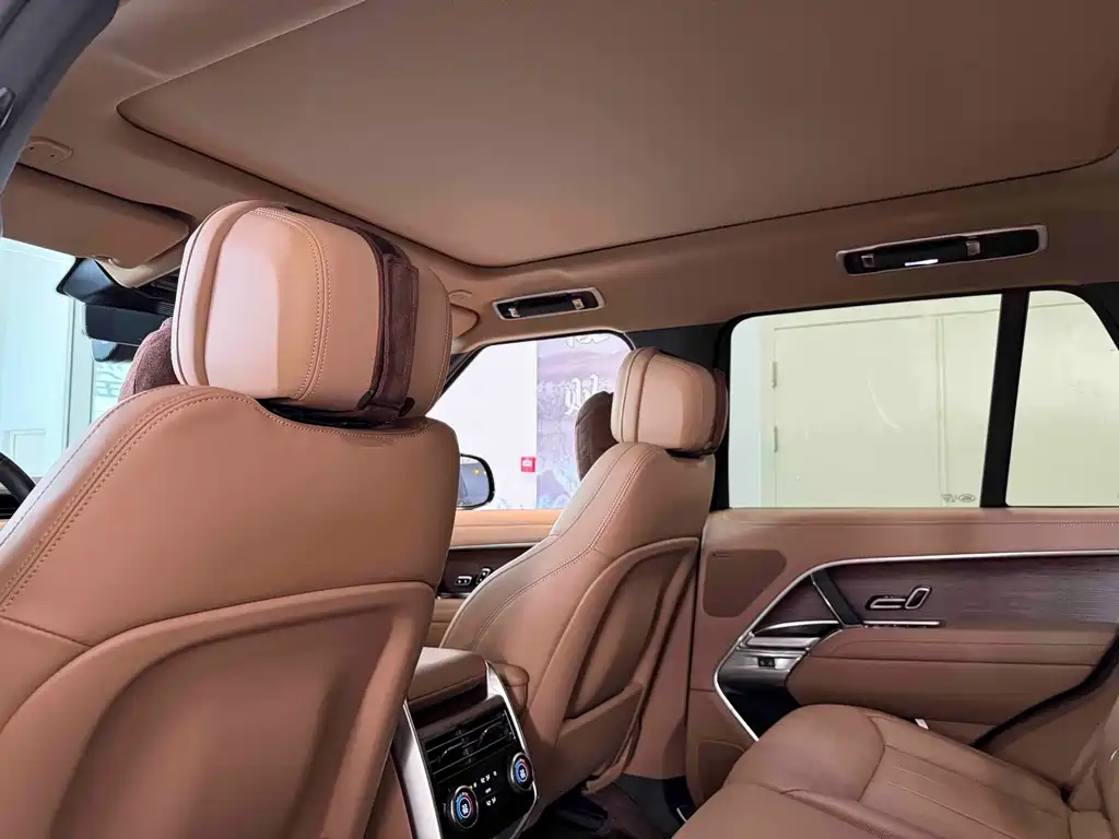 Land Rover Range Rover 2025 — фото 16
