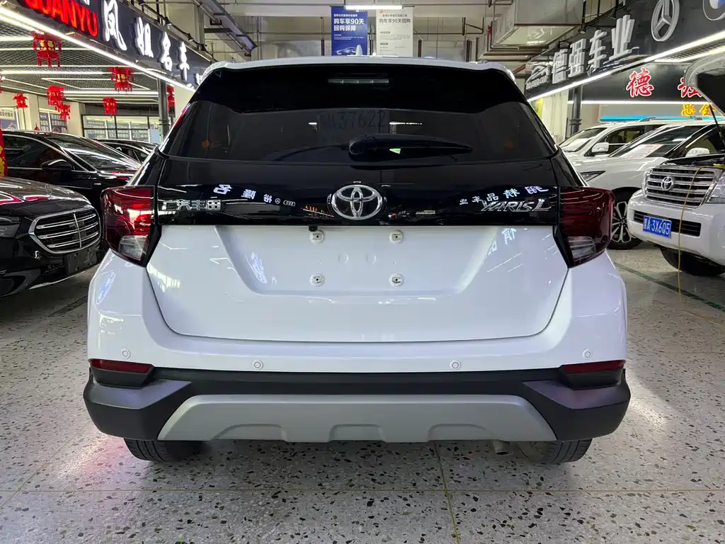 Toyota Yaris L 2022
