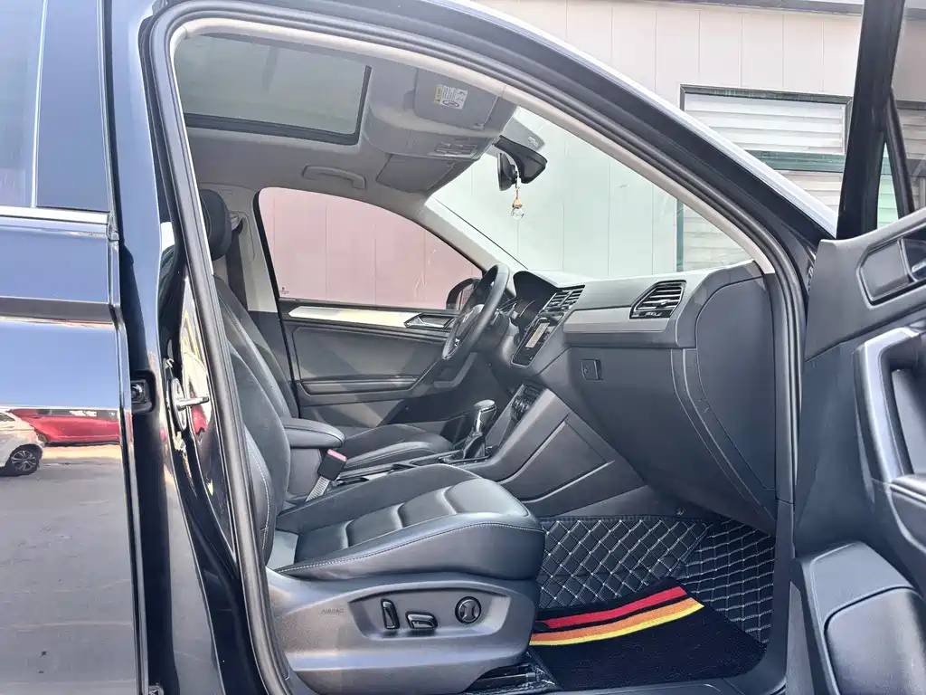 Volkswagen Tiguan L 2020 — фото 10