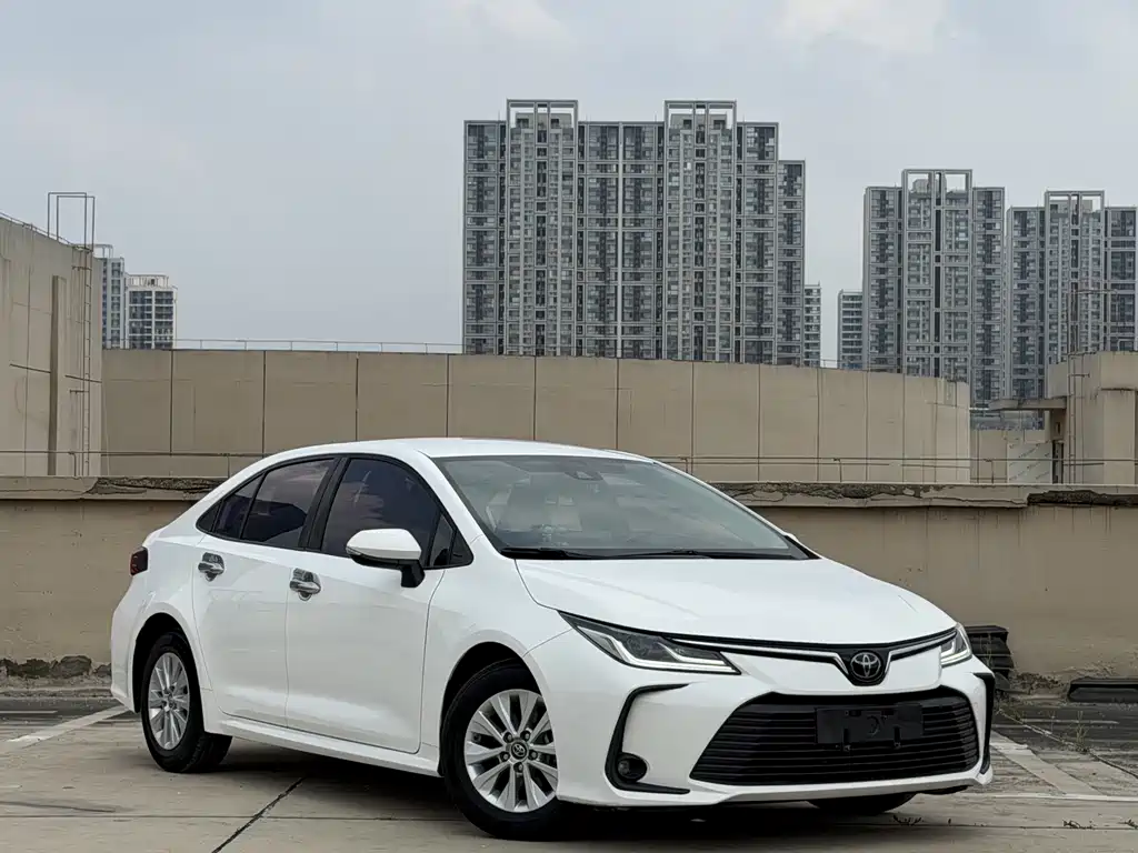 Toyota Corolla 2021 — фото 3