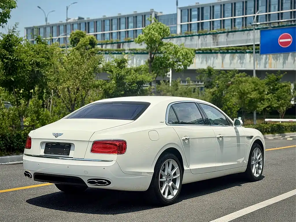 Bentley Flying Spur 2020 — фото 6