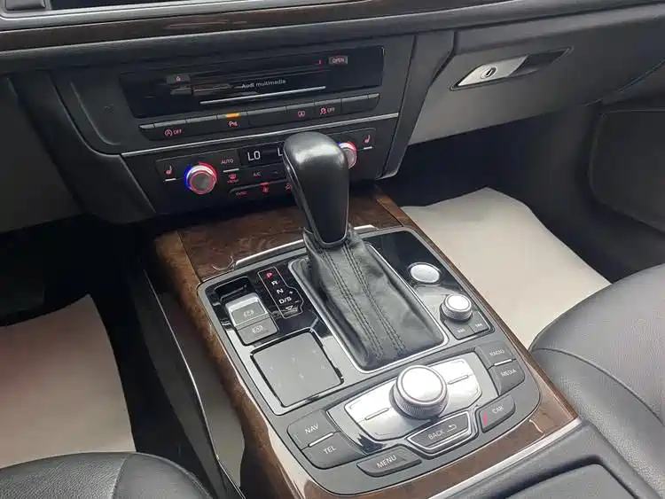 Audi A6L 2016 — фото 16