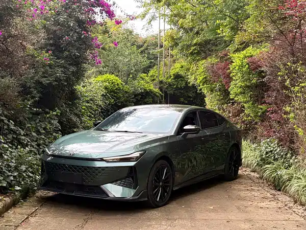 Changan UNI-V 2024