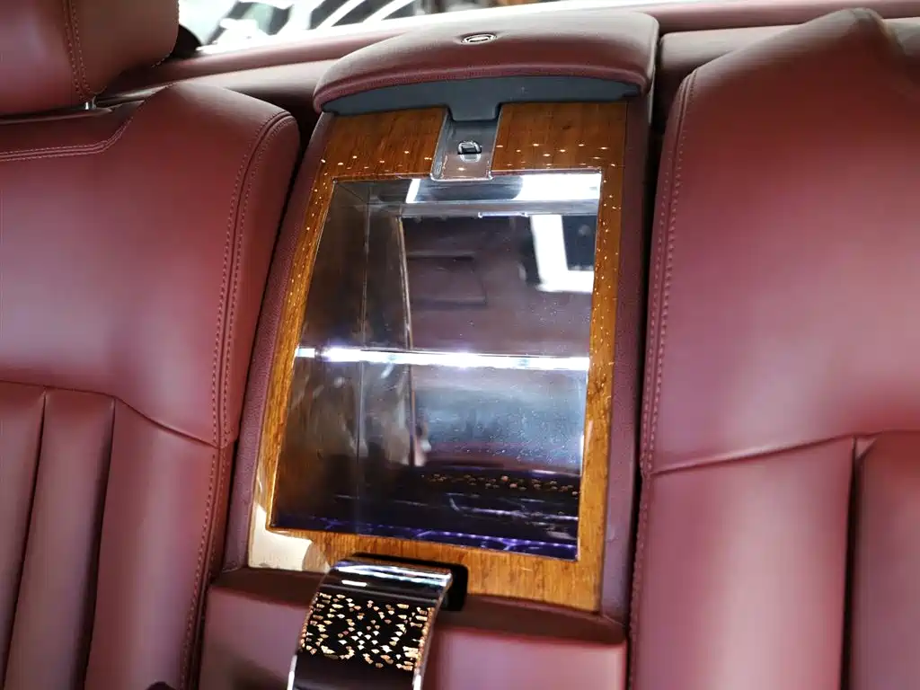 Rolls-Royce Phantom 2012 — фото 20