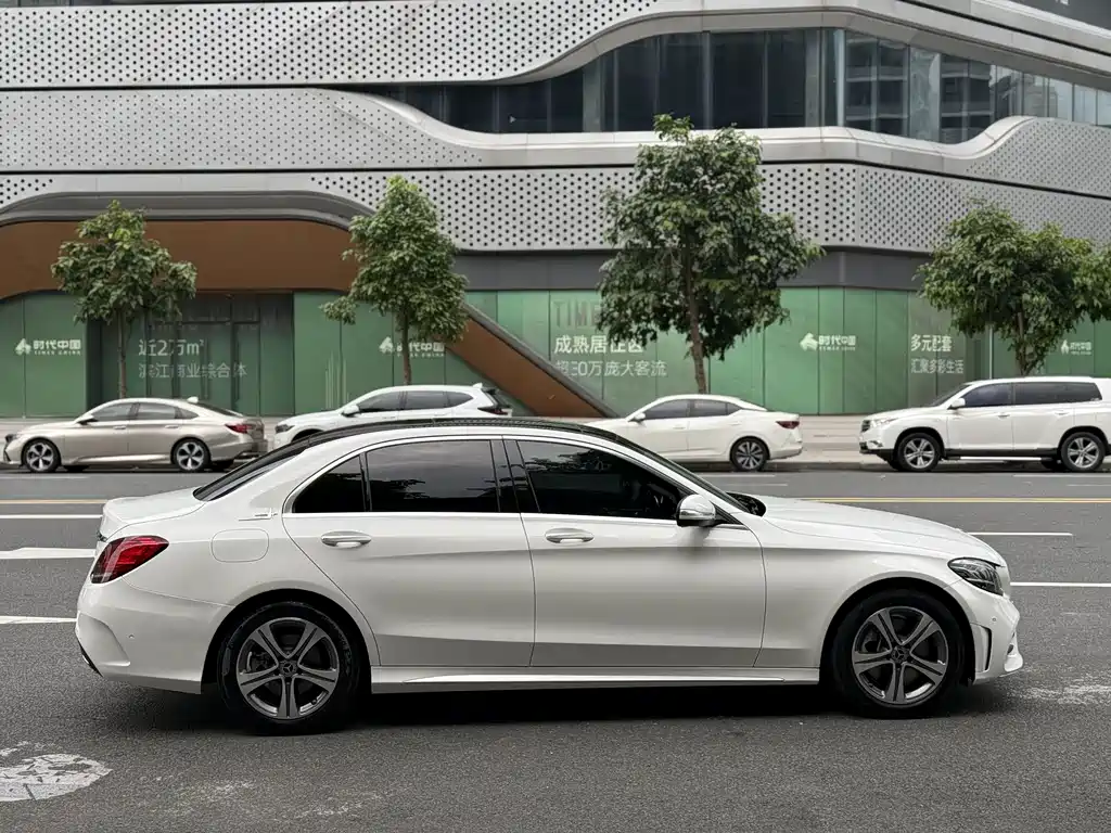 Mercedes-Benz C-Class 2020 — фото 5