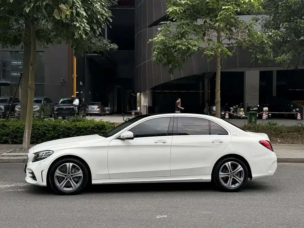 Mercedes-Benz C-Class 2020 — фото 9