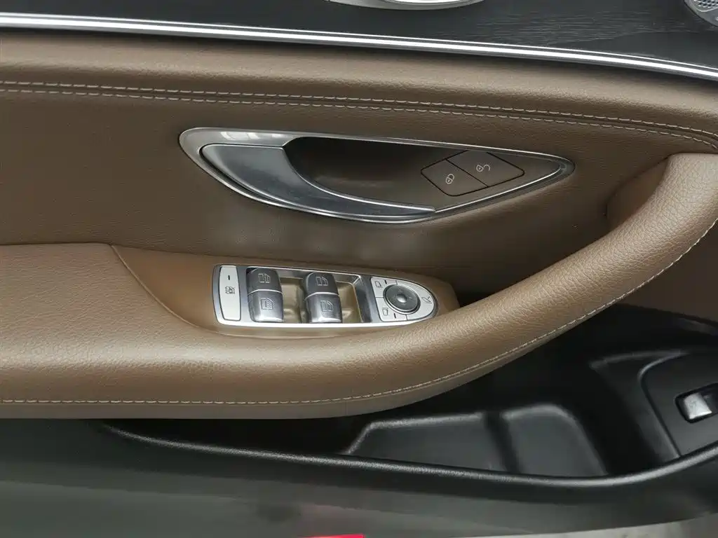 Mercedes-Benz E-Class 2021 — фото 9