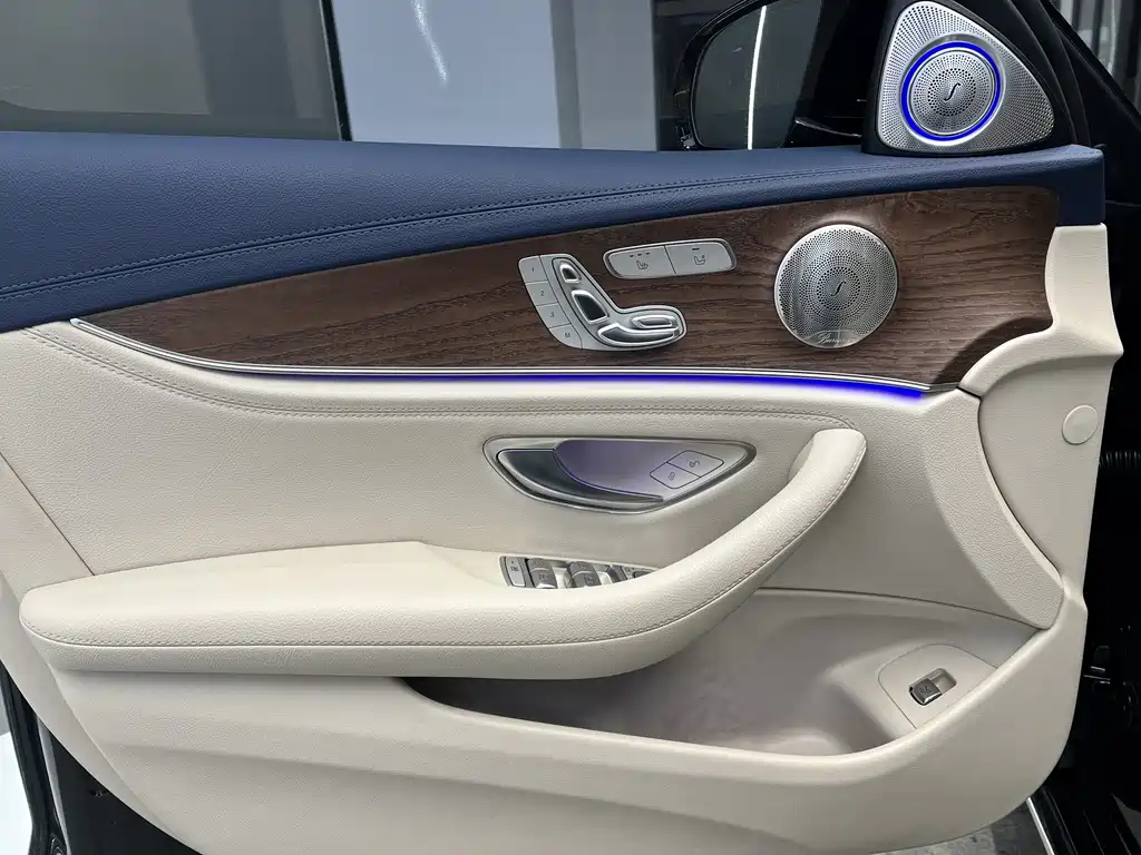 Mercedes-Benz E-Class 2022 — фото 10